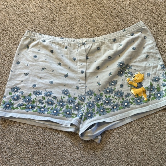 Winnie the Pooh pajama shorts - Picture 2 of 4
